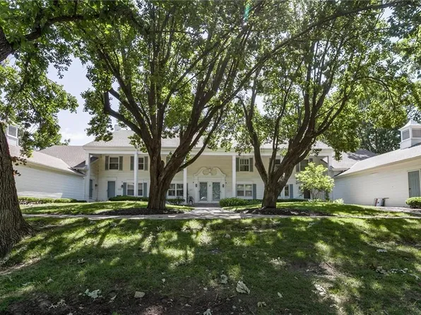 10553 Riley St, Overland Park, KS 66212