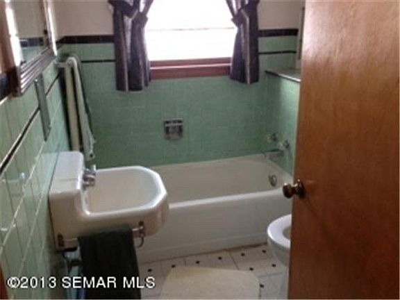 5th image of 304 Miller Avenue