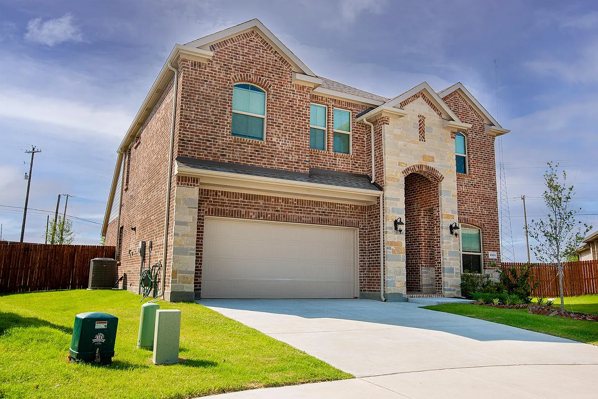 Building Photo - 4924 Dewy Rose Ln