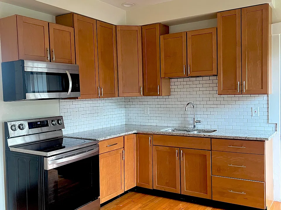 76-78 Huffman Ave #76-1/2