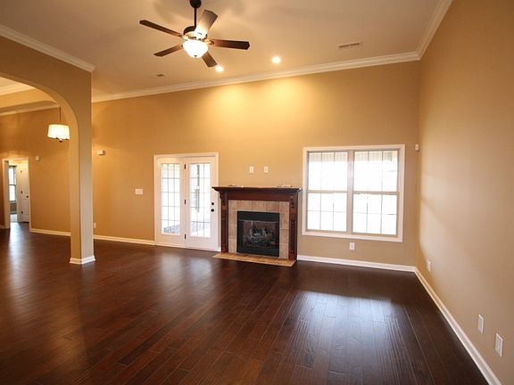 5th image of 23 Mills Dr