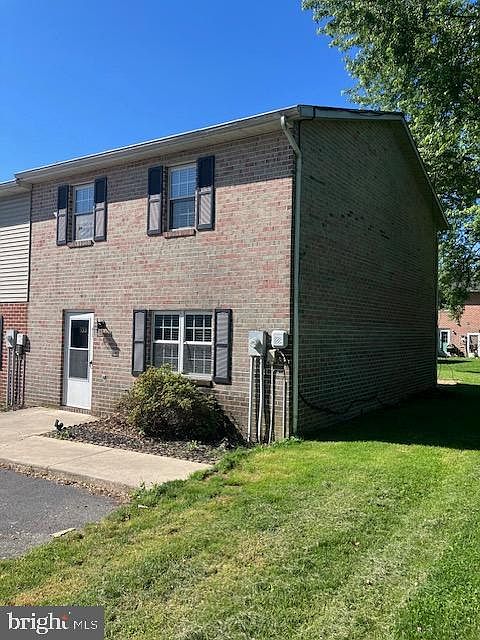 1st image of 2339 McCleary Dr