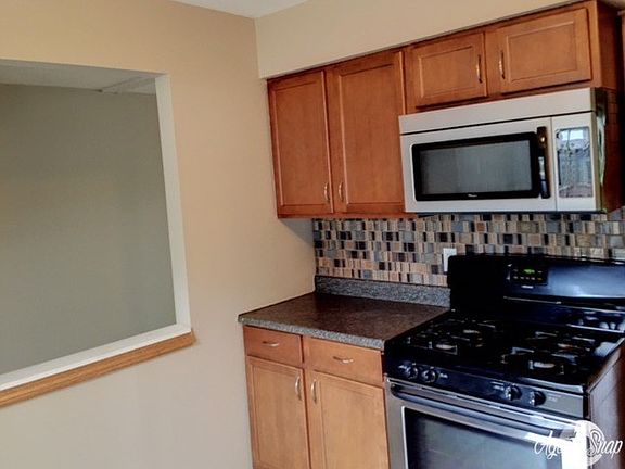 4th image of 230 Karen Dr