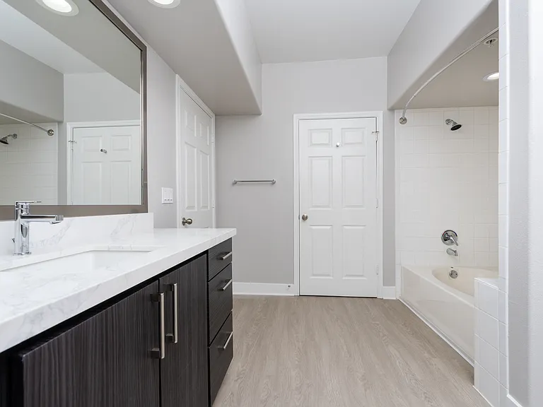 Paladia Luxury Apartments — Photo 85