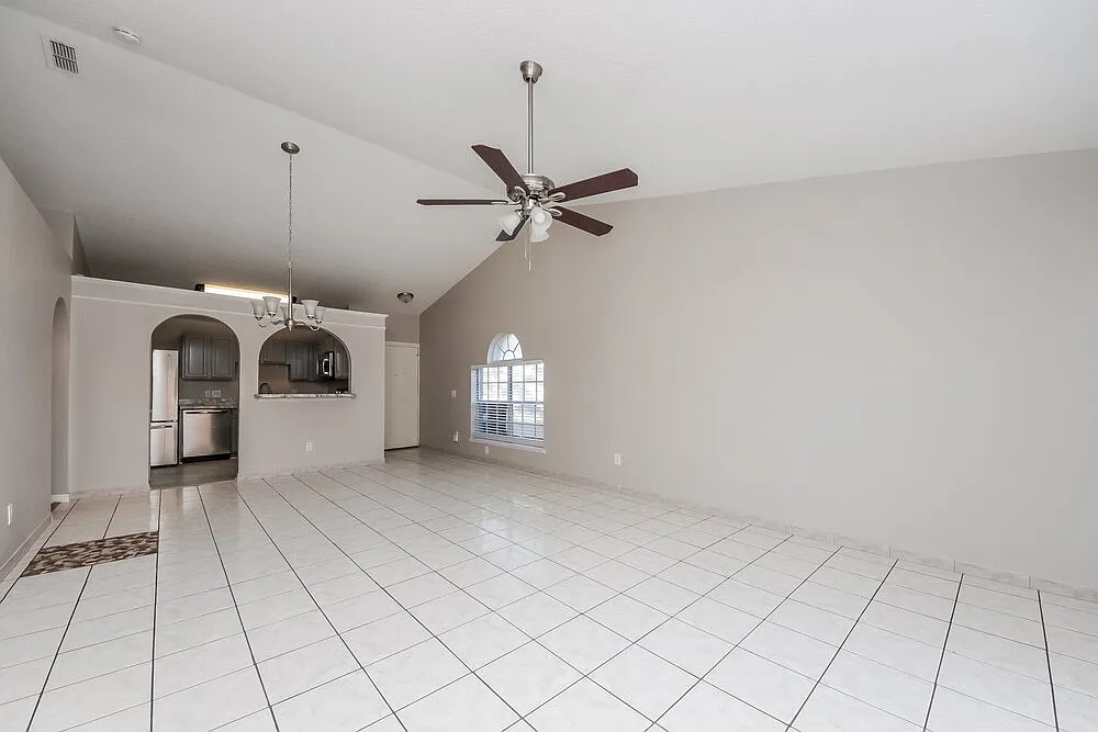 3 bed, 2.0 bath, 1345 sqft, $3,070 — Photo 3