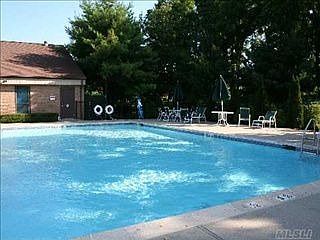 4th image of 87 Theodore Dr