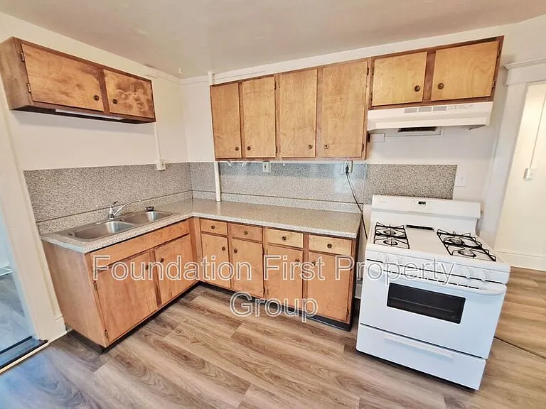 118 S Franklin St #2 — Photo 8