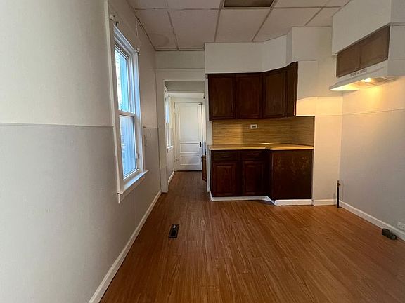 3rd image of 15708 Arcade Ave