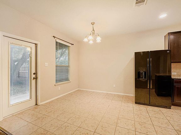 5th image of 104 Golden Butterfly Dr