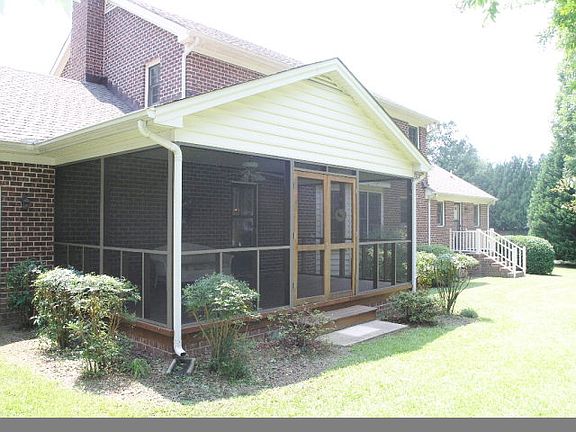 3rd image of 106 Eagle Ct