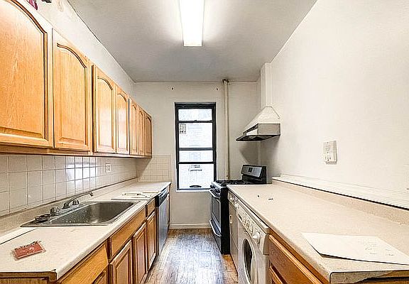 2nd image of 607 W 139th St APT 4B