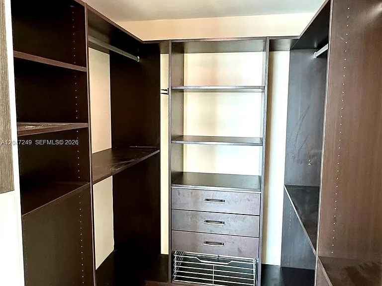 1800 N Bayshore Dr #2315 — Photo 14