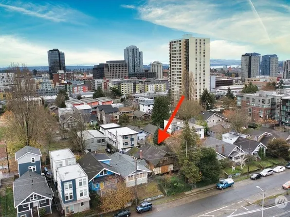 4720 7th Avenue NE, Seattle, WA 98105