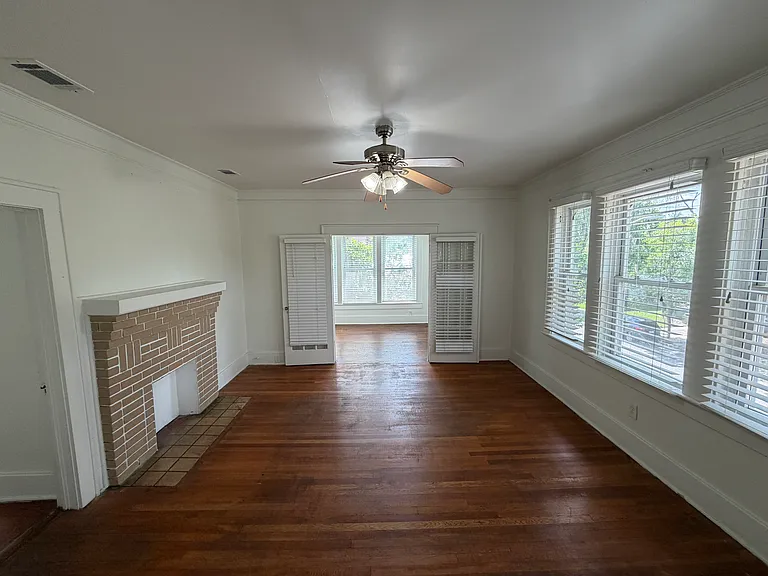 1006 E 40th St #B — Photo 5