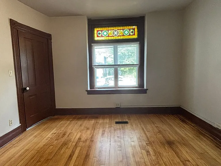 375 Erie Street — Photo 18