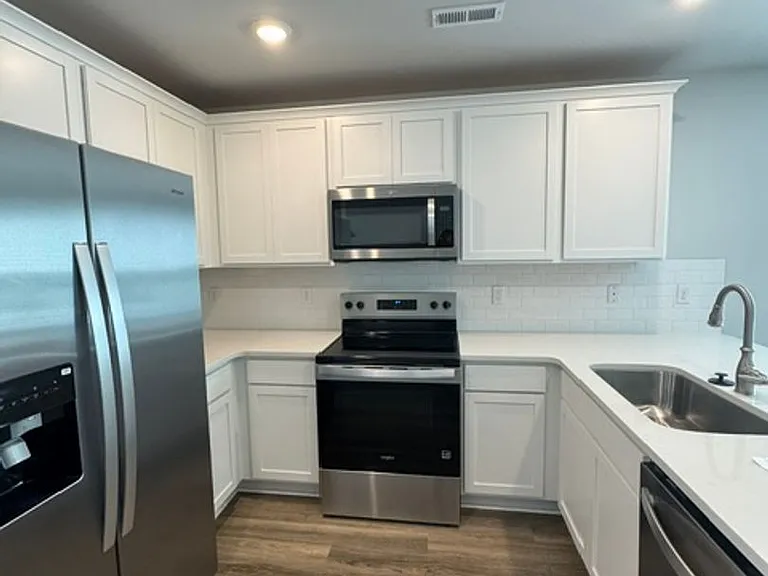 16 Cashmere Ct — Photo 5