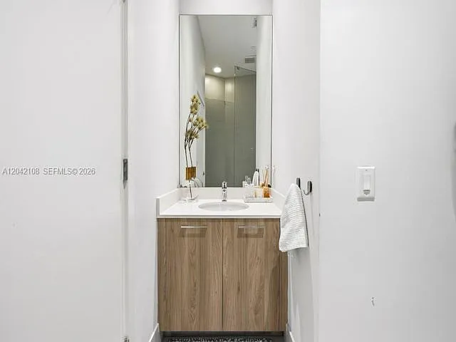 3 bed, 2.0 bath, $5,150 — Photo 4