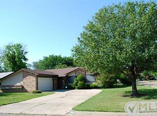 900 Marlene Dr, Everman, TX 76140