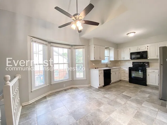 1104 E Pineview St — Photo 6
