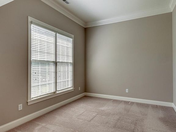 5th image of 501 Marigold Dr