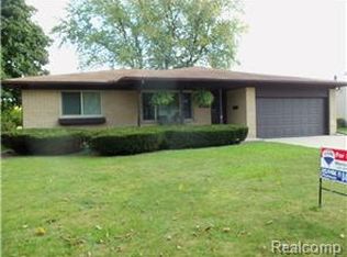 1144 Braeview Dr, Howell, MI 48843