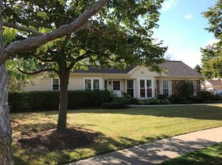 1068 Rockport Dr, Carol Stream, IL 60188