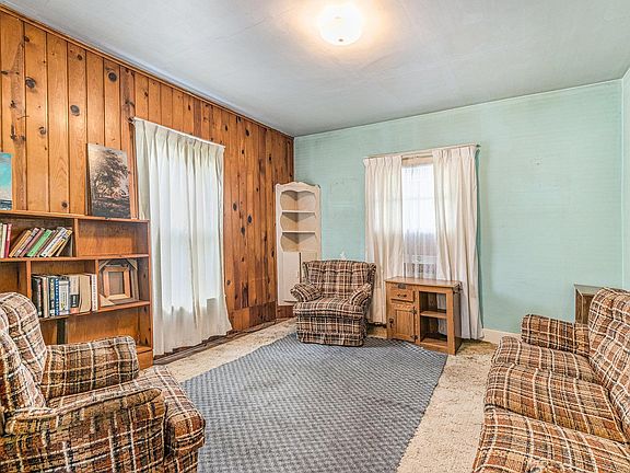 3rd image of 301 W 12th St