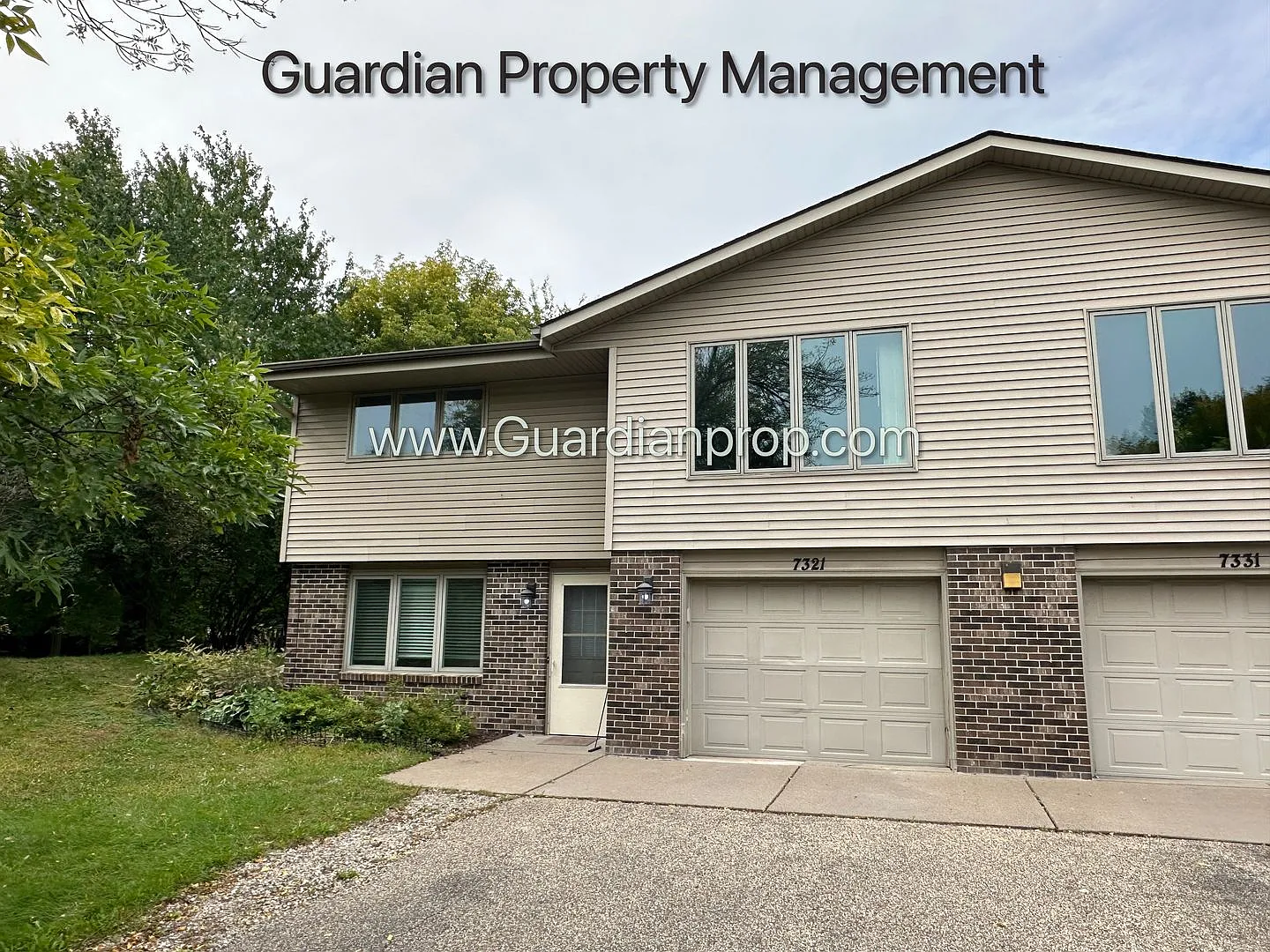 Maple Grove Twin Home, Recently Updated, Dishwasher, Deck, W/D, 1 Car Garage Available Now — Photo 1