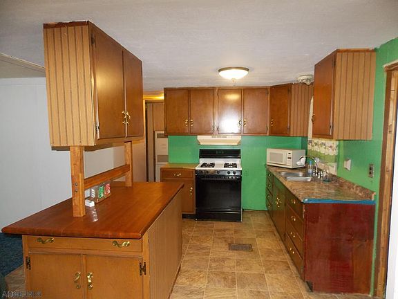 3rd image of 185 Fiske Rd