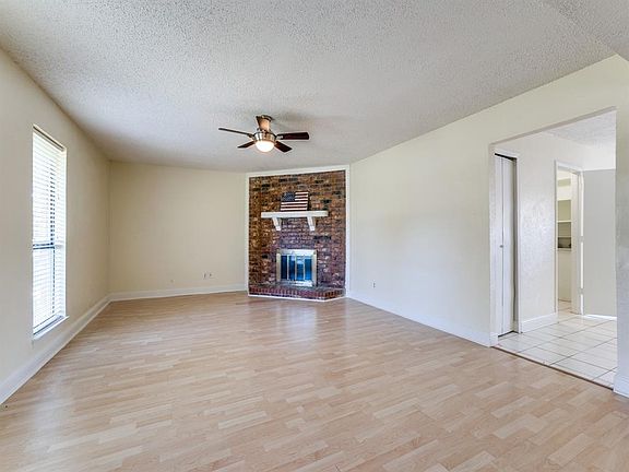 4th image of 2513 Chariot Ln