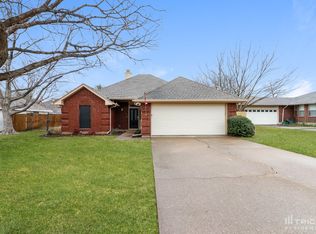 1636 Greenway Ct, Midlothian, TX 76065