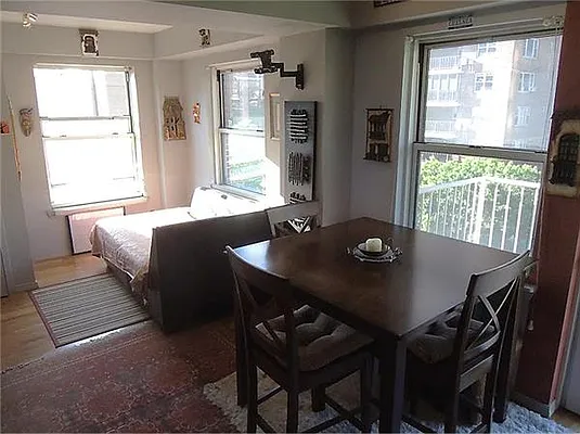 Rented by Bank Neary | media 14