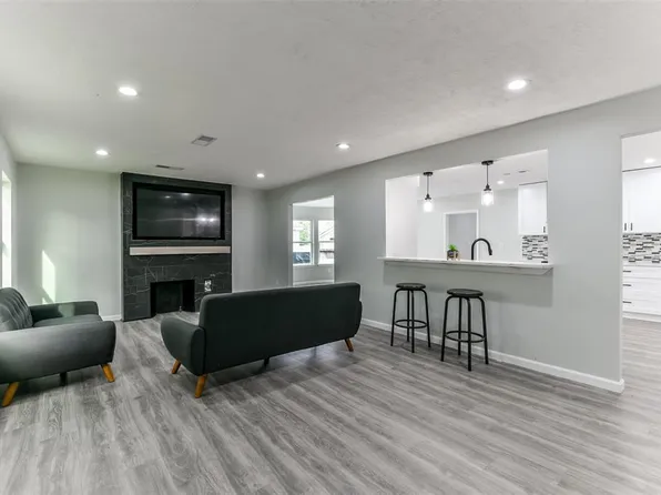 129 E 2nd Street, Deer Park, TX 77536