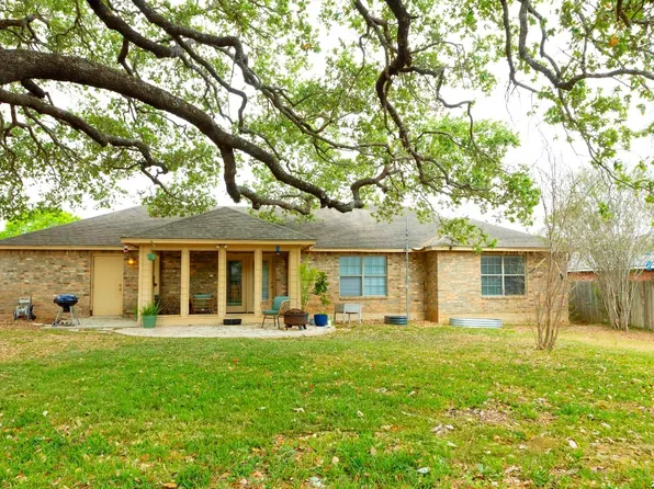 324 Bunker Hill, Pleasanton, TX 78064