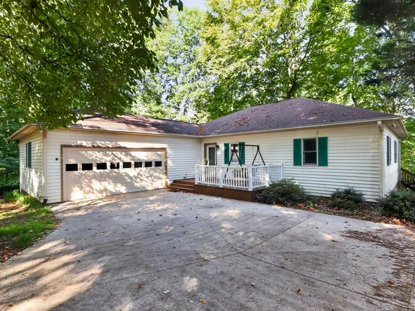 151 Seagrove Ln, Mooresville, NC 28117