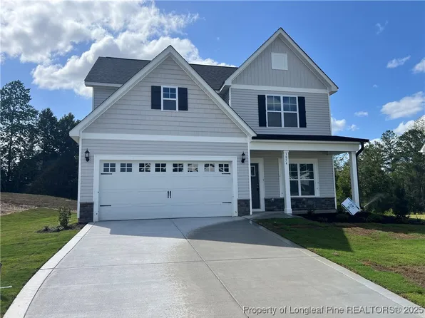 3854 Blackhills Rd, Fayetteville, NC 28311