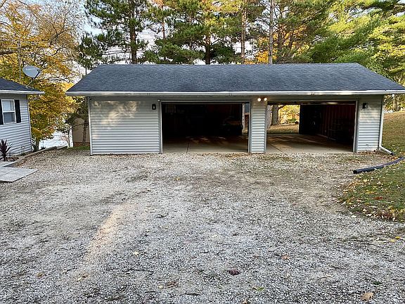 3rd image of 404 Knollridge Cir