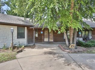 27 E Huntington Ave, Wichita, KS 67206