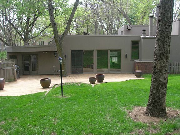 2nd image of 9788 Frederick Cir