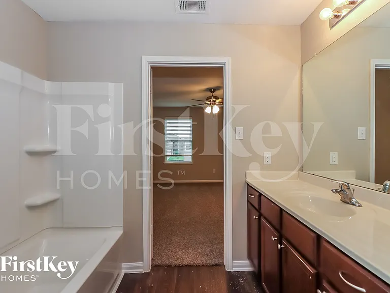 8015 Distant Harbor Rd — Photo 9