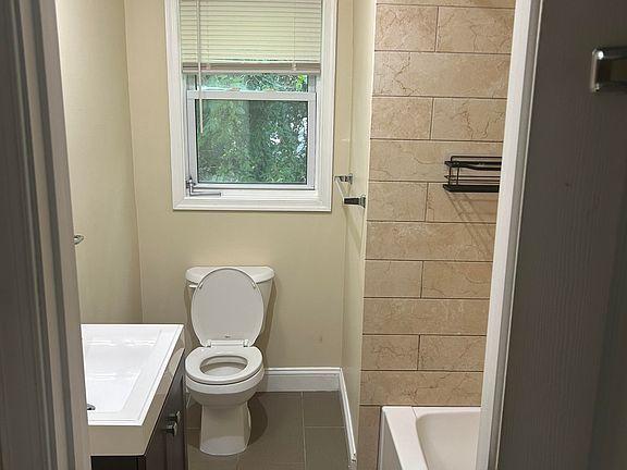 5th image of 4507 Avondale St APT 203