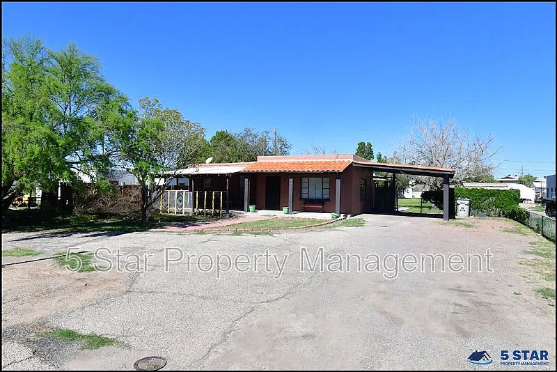 3 bed, 1.0 bath, 1530 sqft, $1,475 — Photo 2