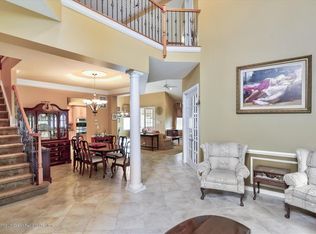 52 Riviera Dr, Monroe Township, NJ 08831