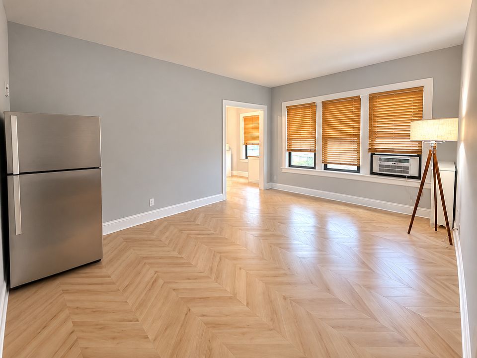 1st image of 5455 S Ingleside Ave APT 3E
