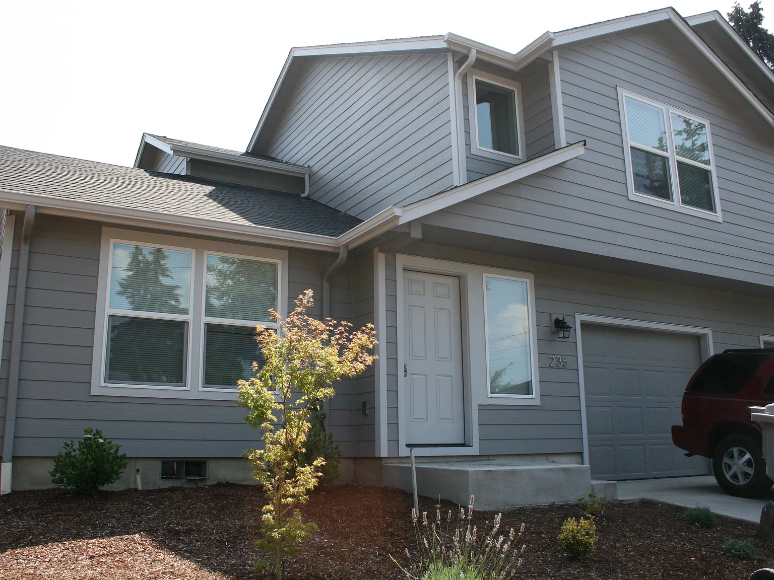 3 bed, 1.5 bath, 1344 sqft, $2,150 — Photo 1