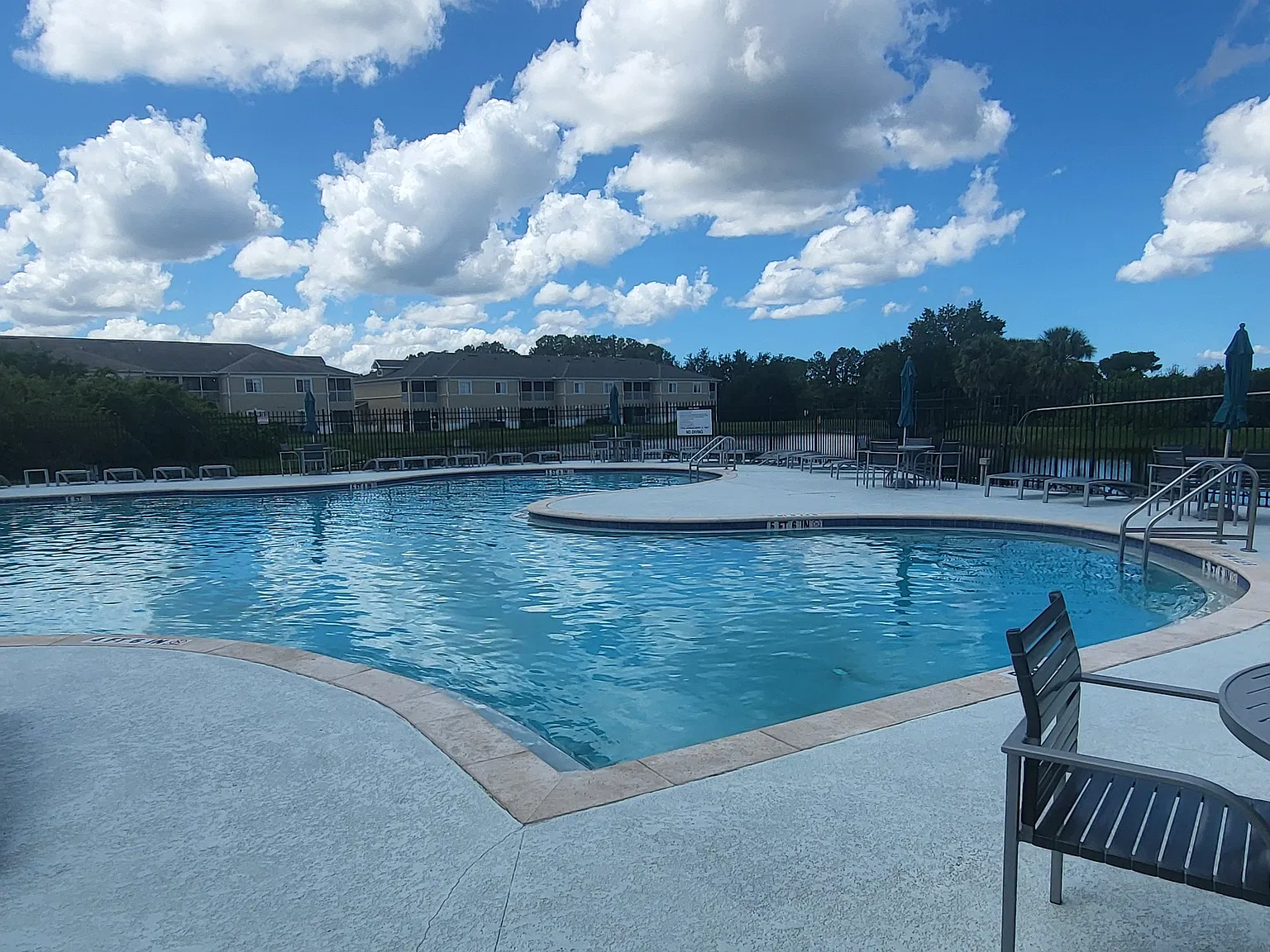 3 bed, 1387 sqft, $2,500 — Photo 1