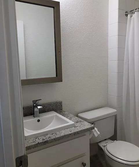304 E 34th St #2E — Photo 3