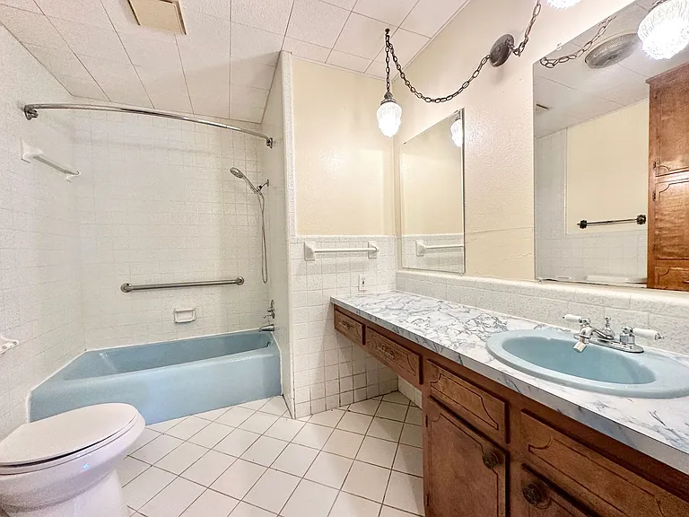 912 Laurie Ln — Photo 21