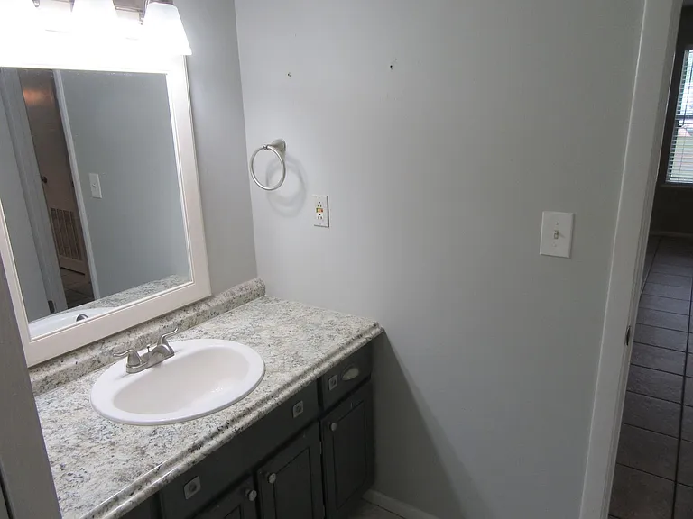 1113 Arthur Ave — Photo 15