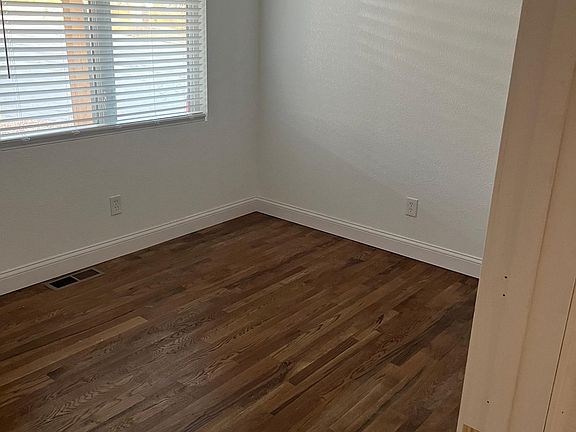 5th image of 6119 Gladstone Blvd